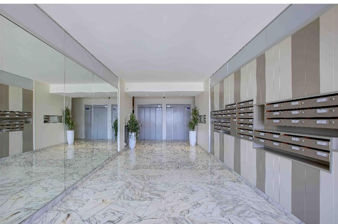 Flat Design With Sea View Promenade Des Appartement Nice